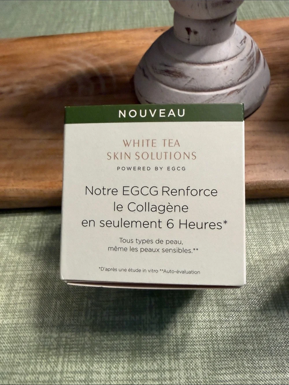 Elizabeth Arden White Tea Skin Solutions Moisturizer - Green, White, Yellow